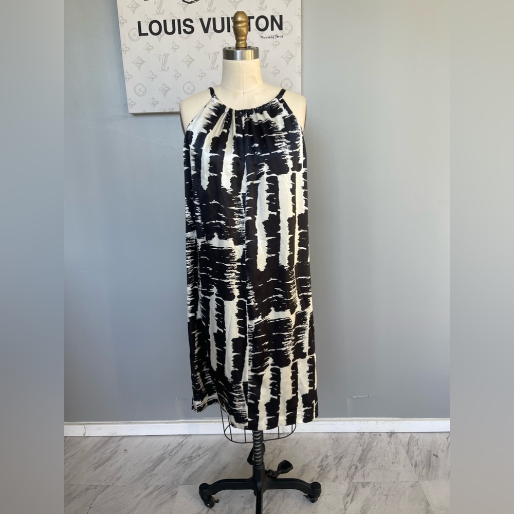 Ellavie- black and white midi dress 100% silk with tag